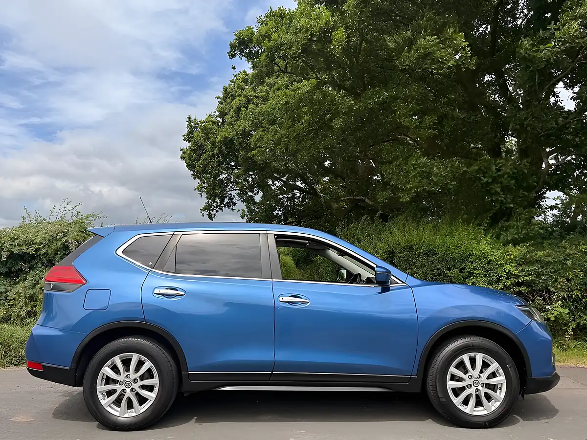 Used 2017 Nissan X-Trail Acenta Sapphire Blue - Interior and Exterior details 5