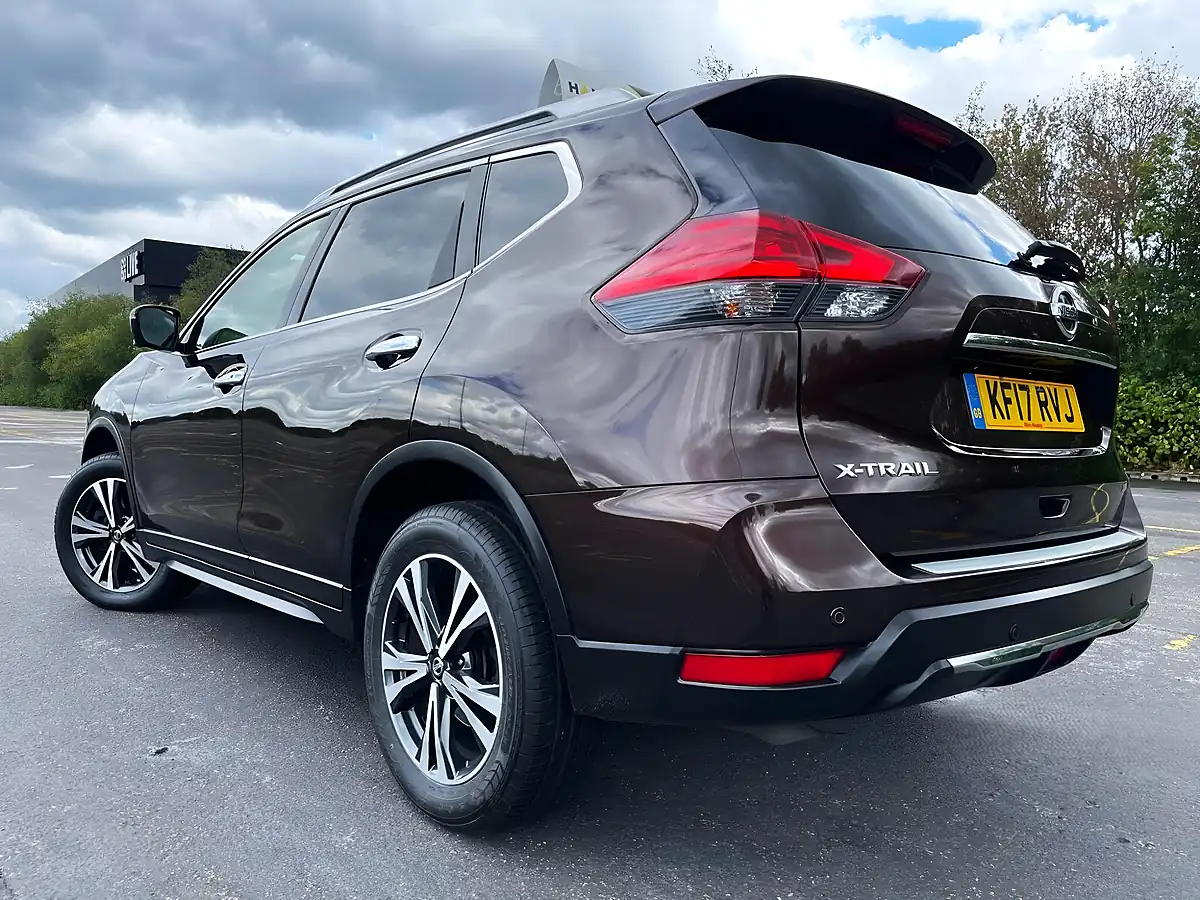 Used 2017 Nissan X-Trail N-Connecta Beige - Interior and Exterior details 11