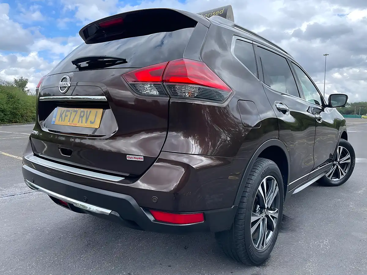 Used 2017 Nissan X-Trail N-Connecta Beige - Interior and Exterior details 13