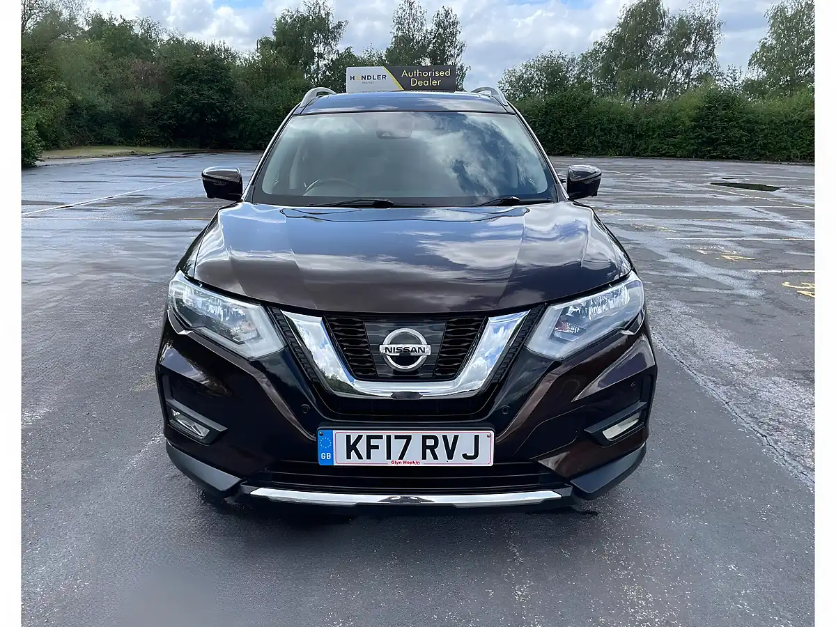 Used 2017 Nissan X-Trail N-Connecta Beige - Interior and Exterior details 3