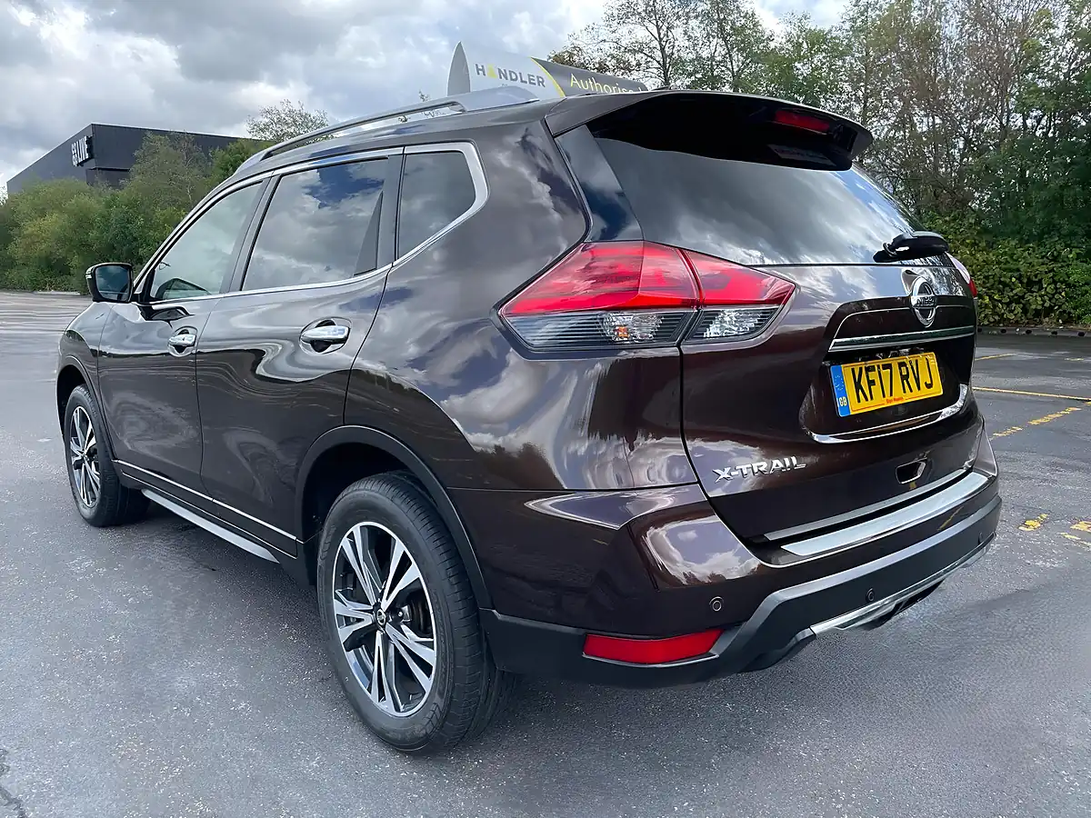 Used 2017 Nissan X-Trail N-Connecta Beige - Interior and Exterior details 6