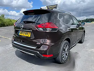 Used 2017 Nissan X-Trail N-Connecta Beige - Interior and Exterior details 8