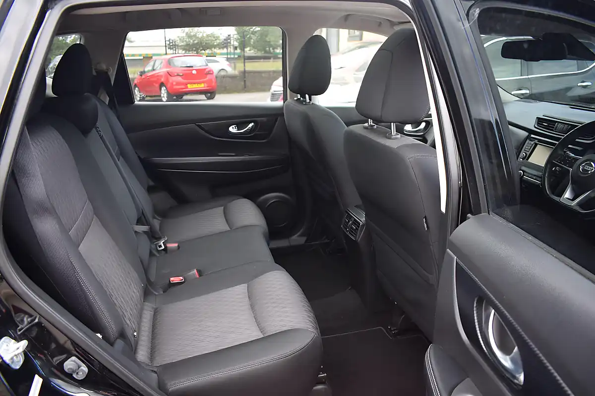 Used 2017 Nissan X-Trail N-Connecta Black - Interior and Exterior details 10