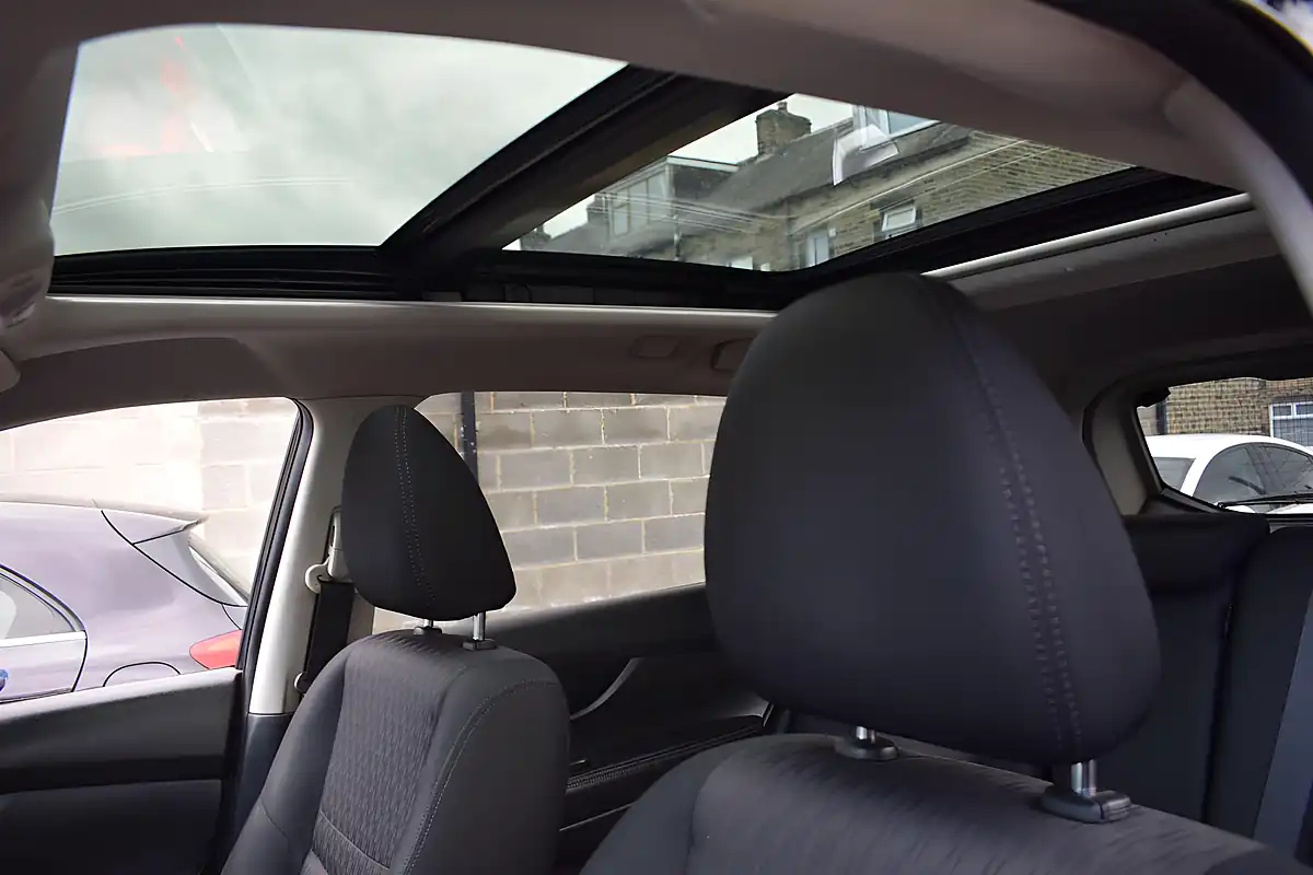 Used 2017 Nissan X-Trail N-Connecta Black - Interior and Exterior details 16