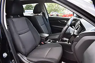 Used 2017 Nissan X-Trail N-Connecta Black - Interior and Exterior details 8