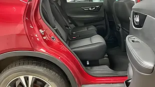 Used 2017 Nissan X-Trail N-Connecta Red - Interior and Exterior details 10