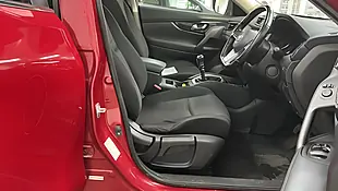 Used 2017 Nissan X-Trail N-Connecta Red - Interior and Exterior details 11