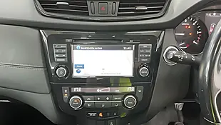 Used 2017 Nissan X-Trail N-Connecta Red - Interior and Exterior details 13