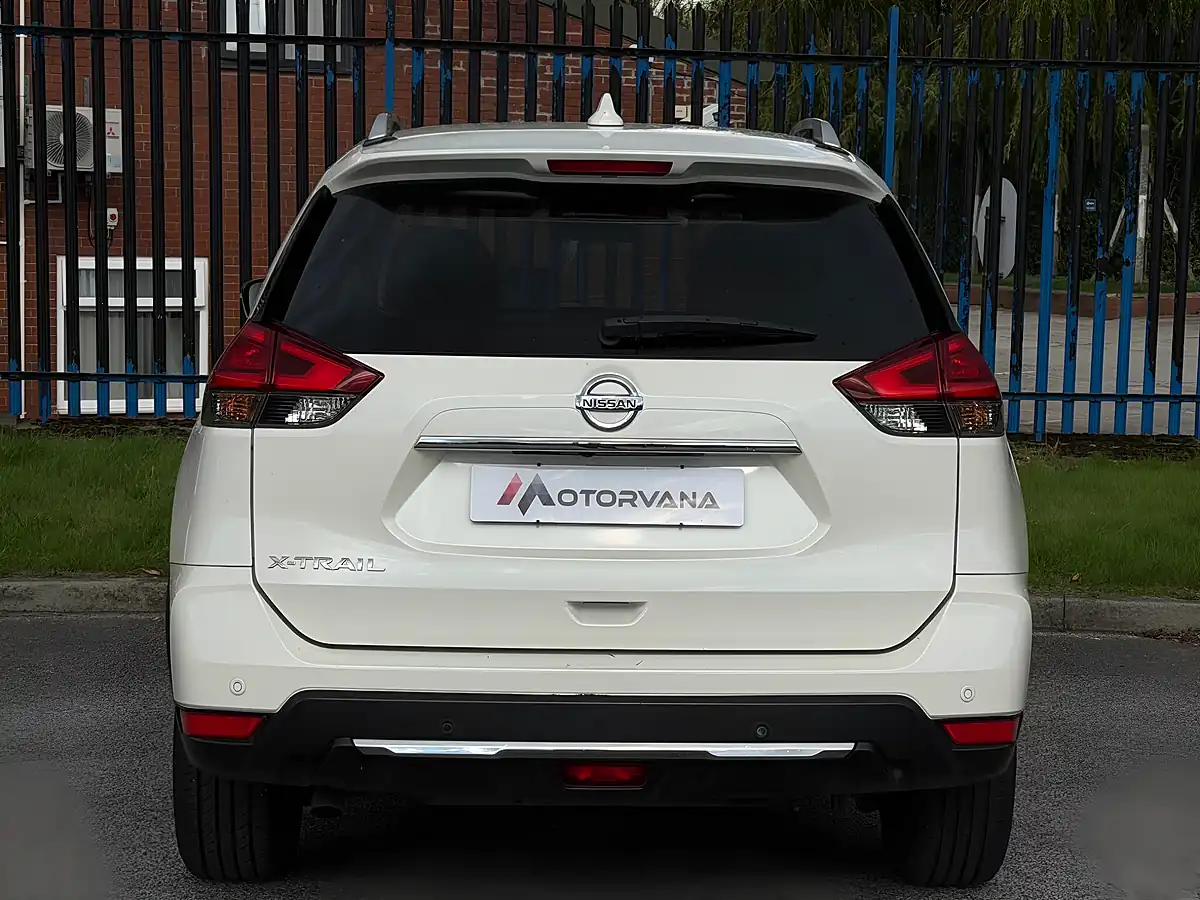 Used 2017 Nissan X-Trail N-Connecta Se White - Interior and Exterior details 10