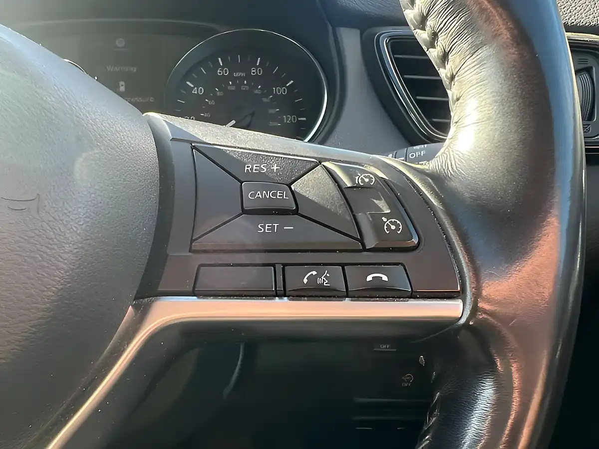 Used 2017 Nissan X-Trail N-Connecta Storm White - Interior and Exterior details 13