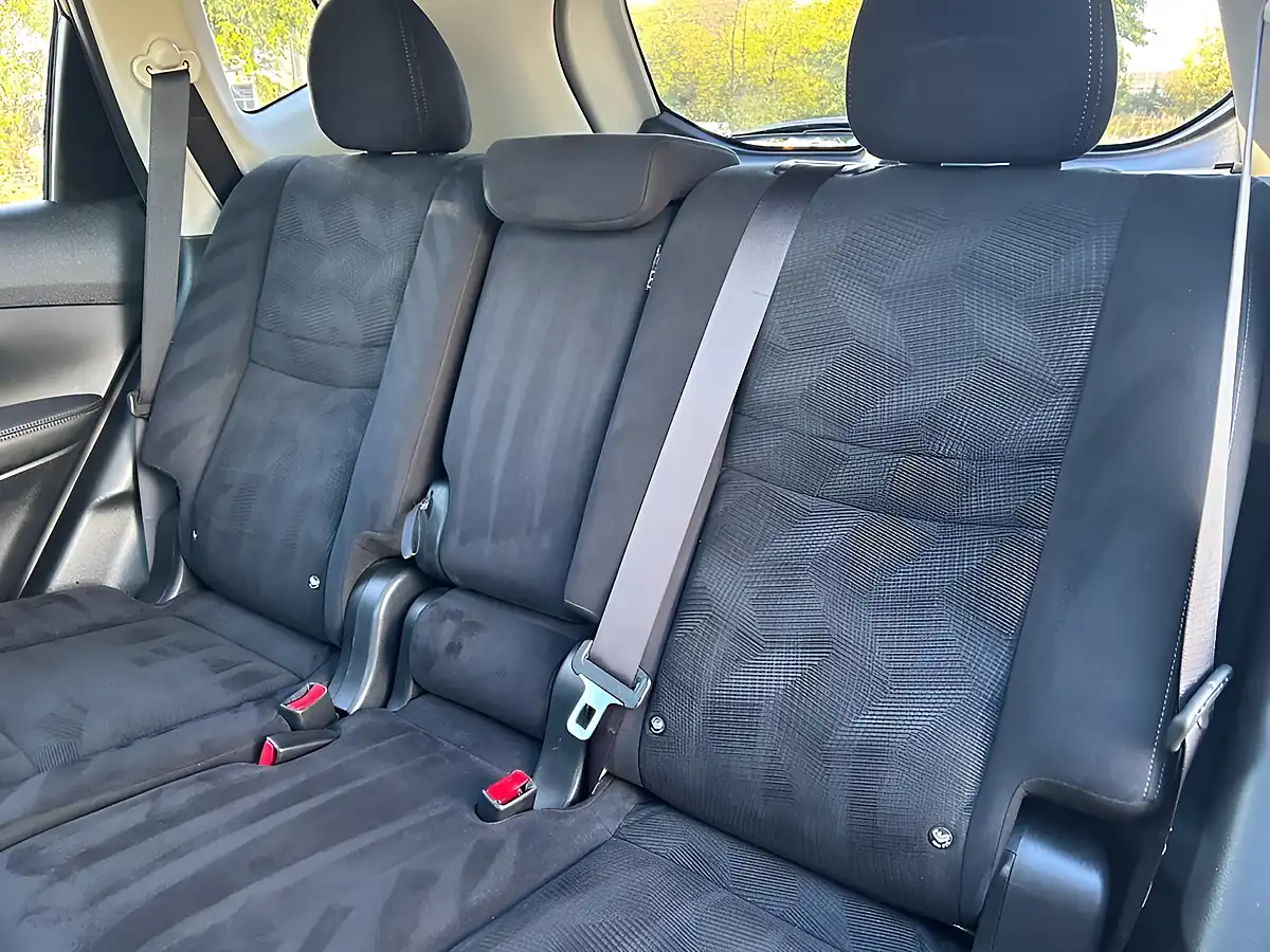 Used 2017 Nissan X-Trail N-Tec Green - Interior and Exterior details 14