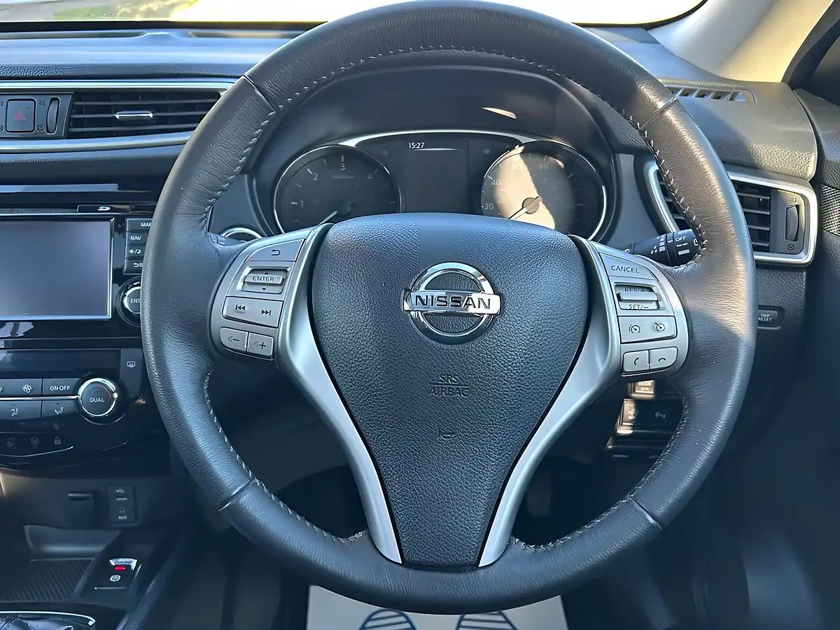 Used 2017 Nissan X-Trail N-Tec Green - Interior and Exterior details 16