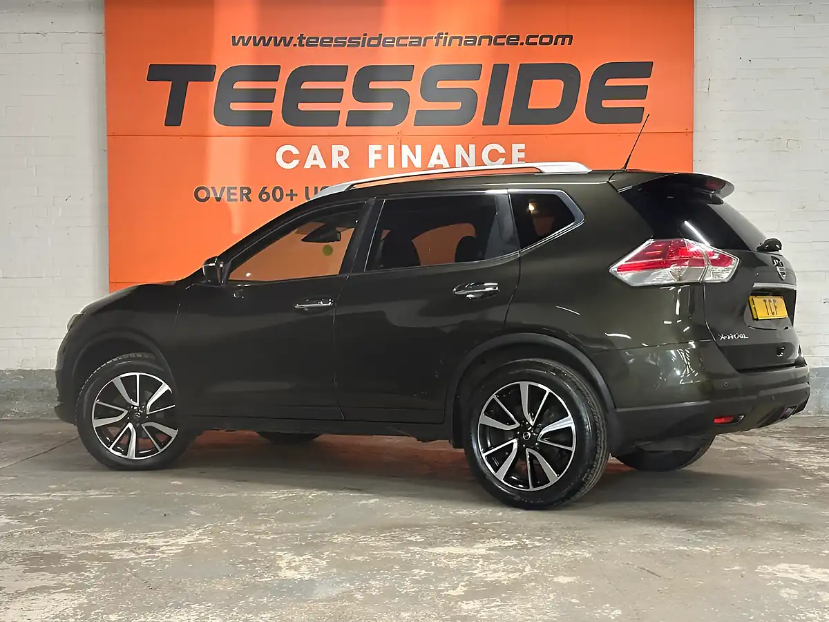 Used 2017 Nissan X-Trail N-Tec Green - Interior and Exterior details 9