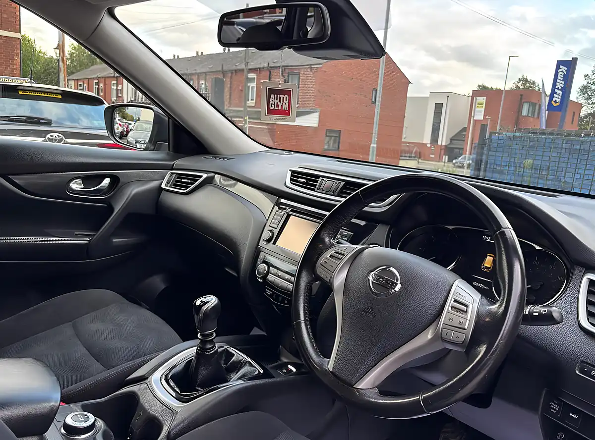 Used 2017 Nissan X-Trail N-Vision 4WD Black - Interior and Exterior details 10