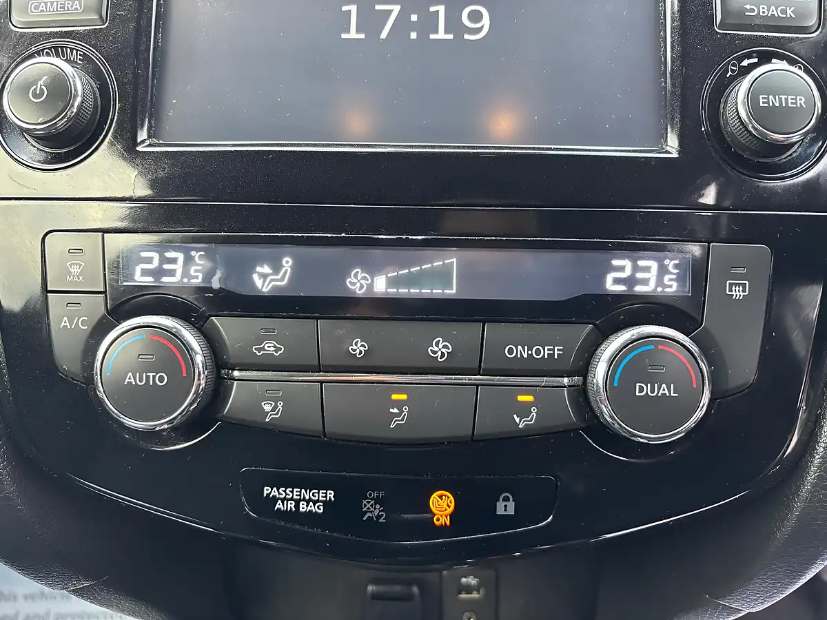 Used 2017 Nissan X-Trail N-Vision 4WD Black - Interior and Exterior details 15