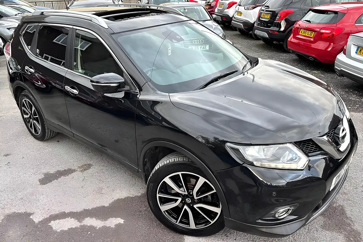 Used 2017 Nissan X-Trail N-Vision 4WD Black - Interior and Exterior details 3