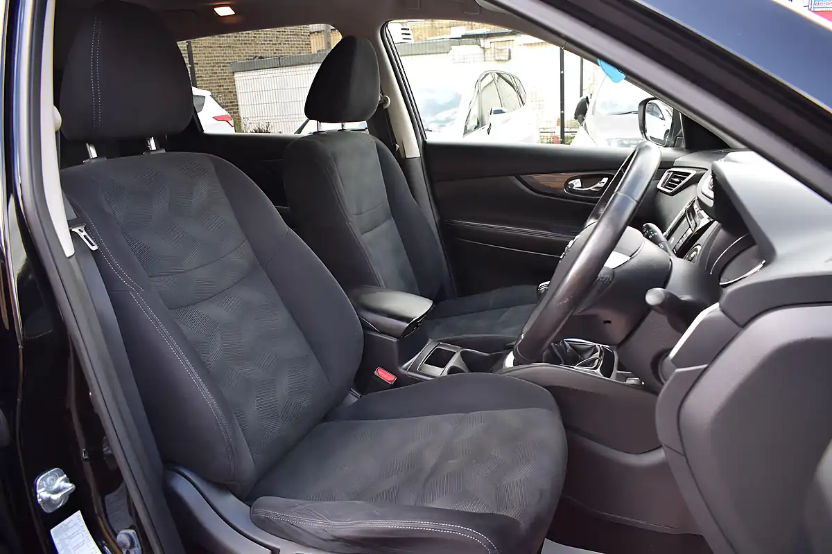 Used 2017 Nissan X-Trail N-Vision Black - Interior and Exterior details 8