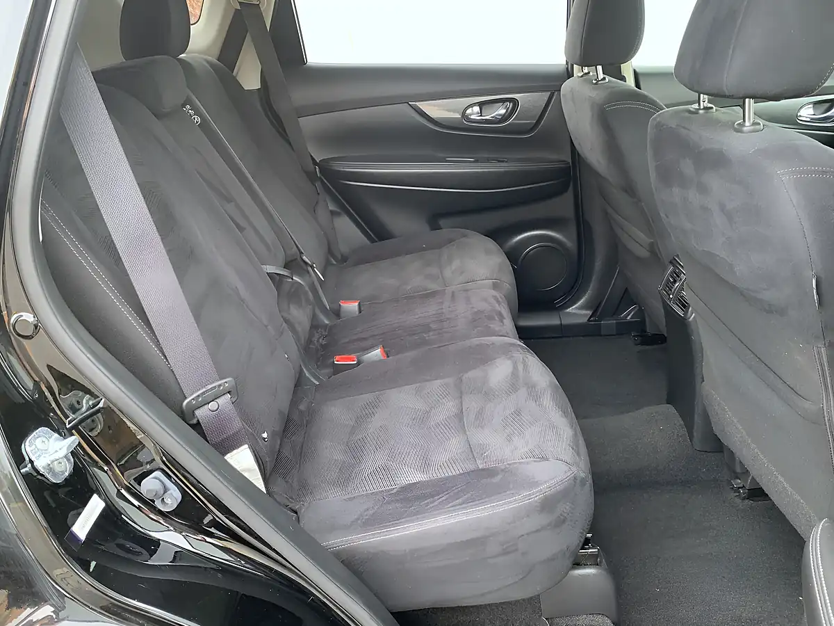 Used 2017 Nissan X-Trail N-Vision Black - Interior and Exterior details 8