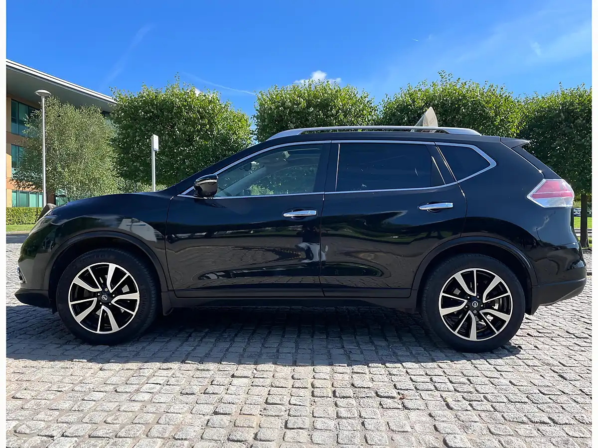 Used 2017 Nissan X-Trail N-Vision Black - Interior and Exterior details 5