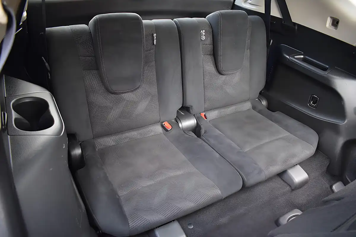 Used 2017 Nissan X-Trail N-Vision Blue - Interior and Exterior details 12