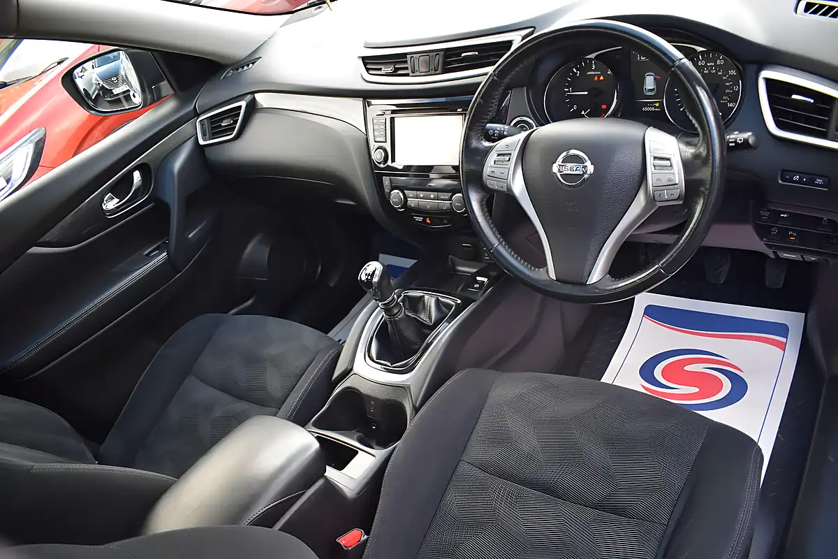 Used 2017 Nissan X-Trail N-Vision Blue - Interior and Exterior details 7