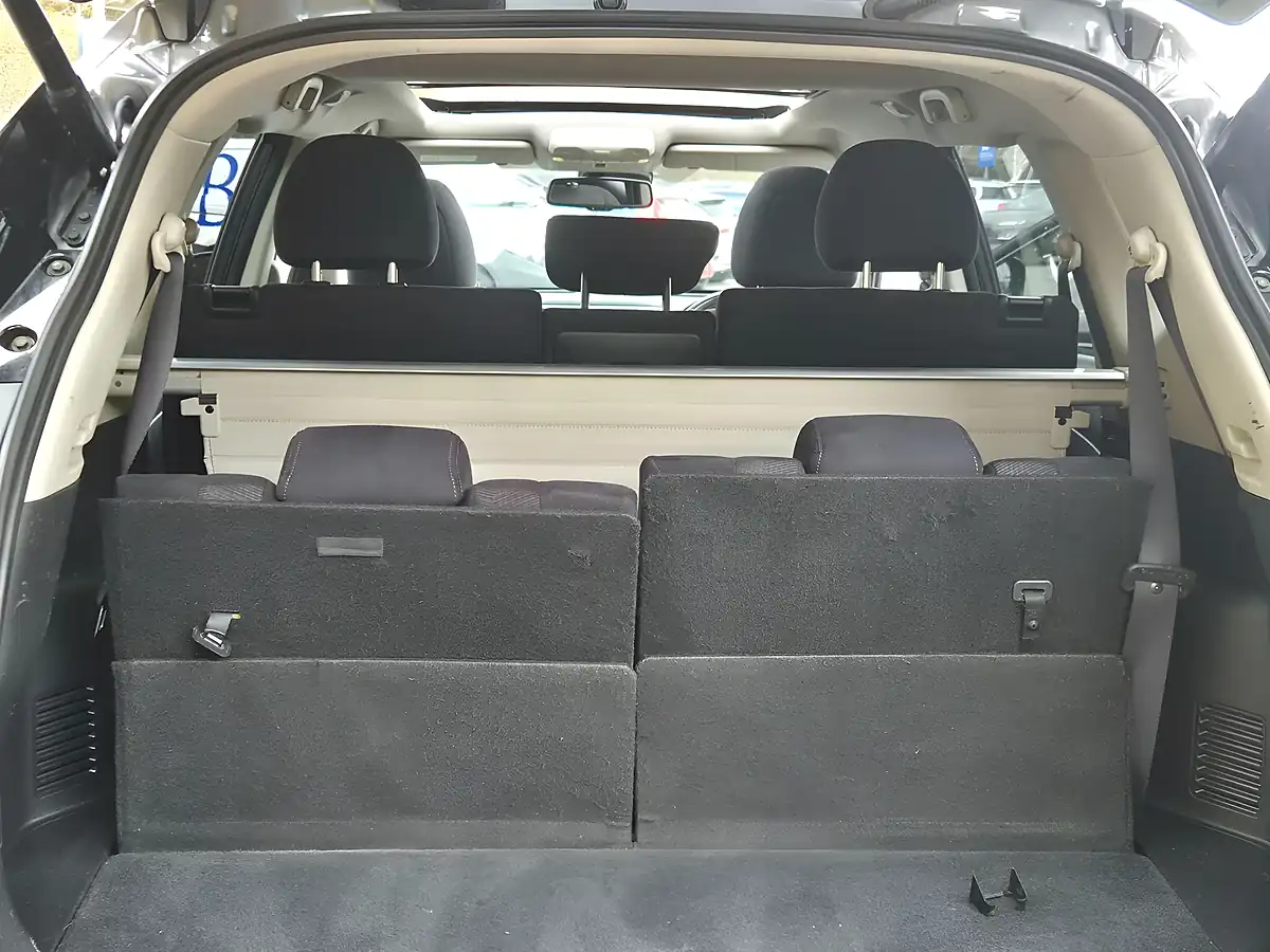 Used 2017 Nissan X-Trail N-Vision Grey - Interior and Exterior details 18