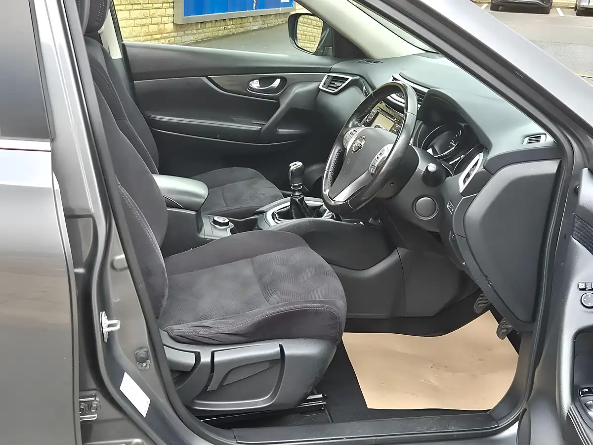 Used 2017 Nissan X-Trail N-Vision Grey - Interior and Exterior details 2