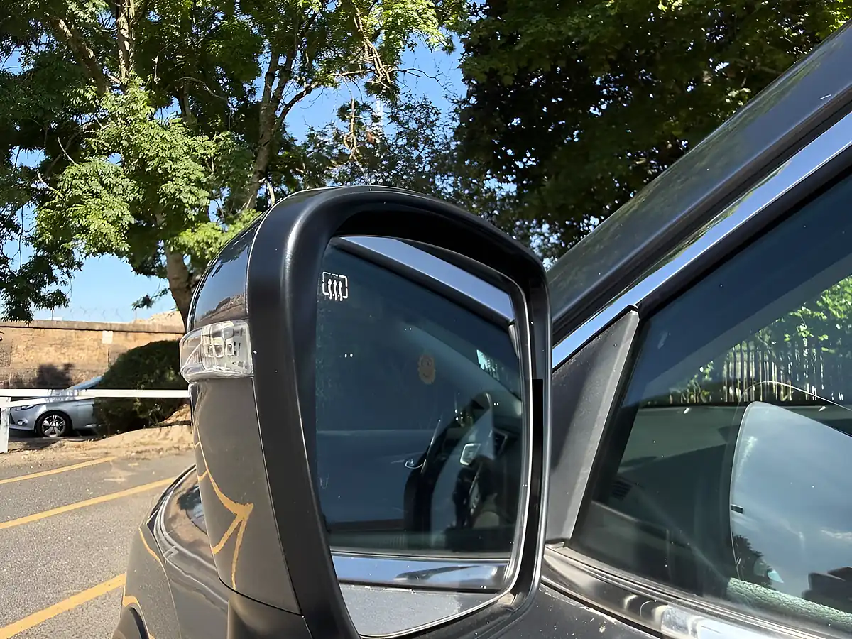 Used 2017 Nissan X-Trail N-Vision Grey - Interior and Exterior details 13