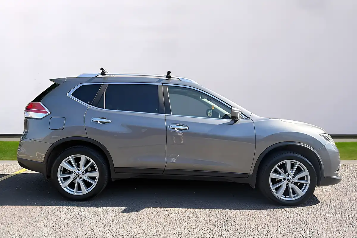 Used 2017 Nissan X-Trail N-Vision Grey - Interior and Exterior details 8