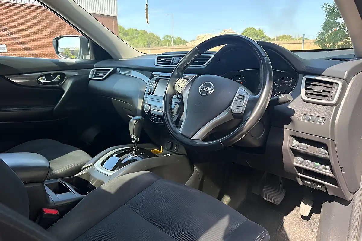 Used 2017 Nissan X-Trail N-Vision Grey - Interior and Exterior details 9
