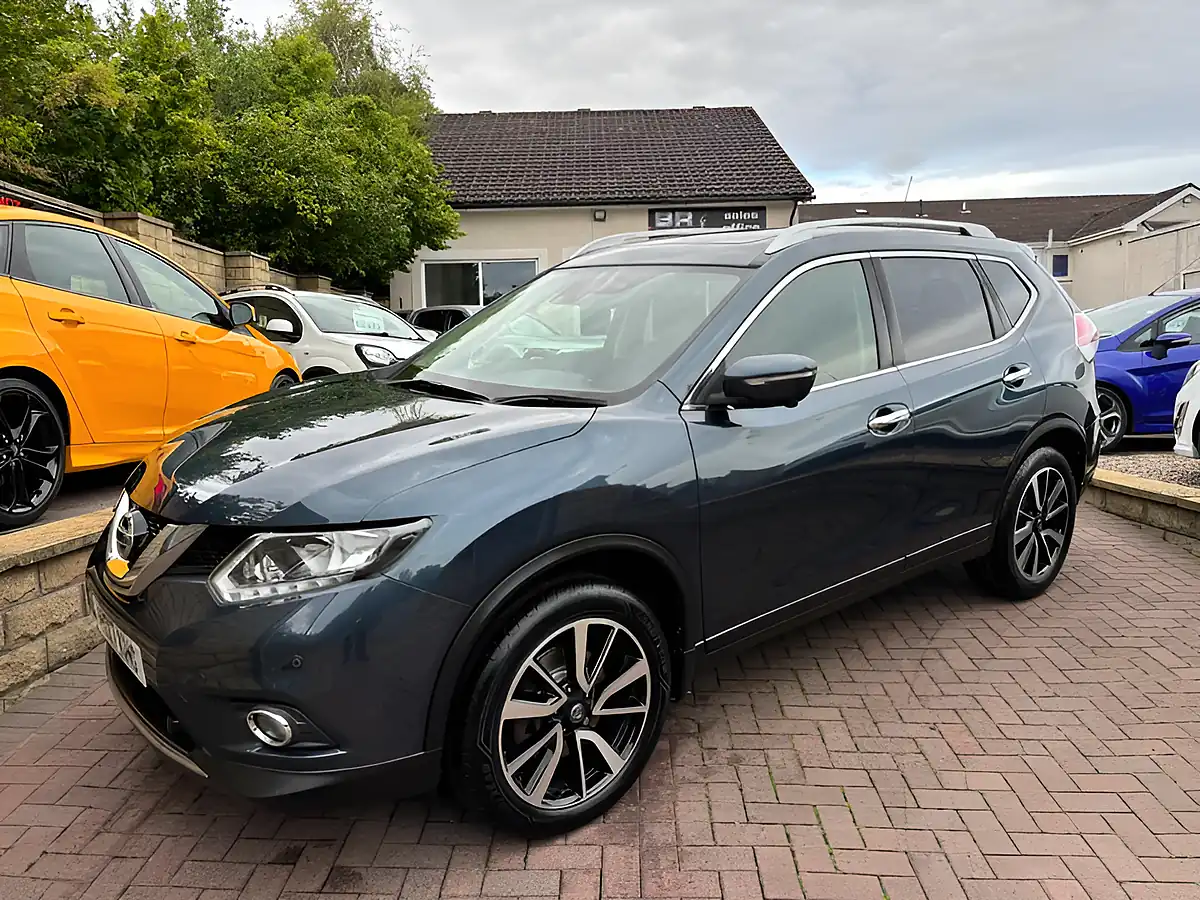 Used 2017 Nissan X-Trail N-Vision Haptic Blue - Front View