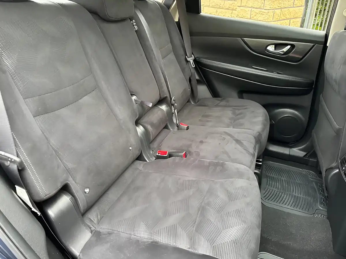 Used 2017 Nissan X-Trail N-Vision Haptic Blue - Interior and Exterior details 12