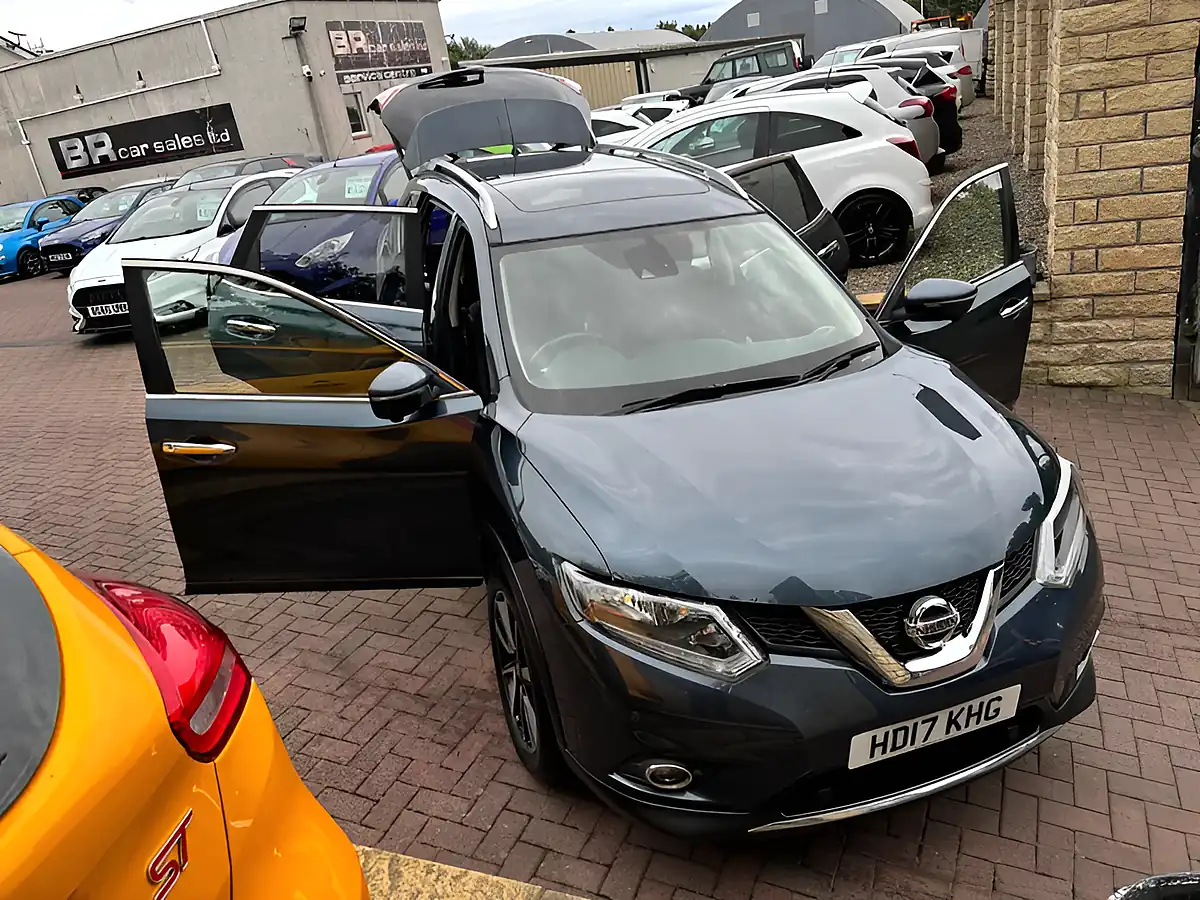 Used 2017 Nissan X-Trail N-Vision Haptic Blue - Interior and Exterior details 18
