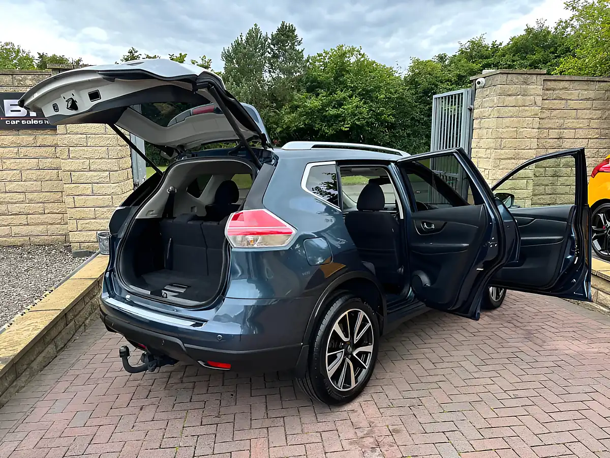 Used 2017 Nissan X-Trail N-Vision Haptic Blue - Interior and Exterior details 19