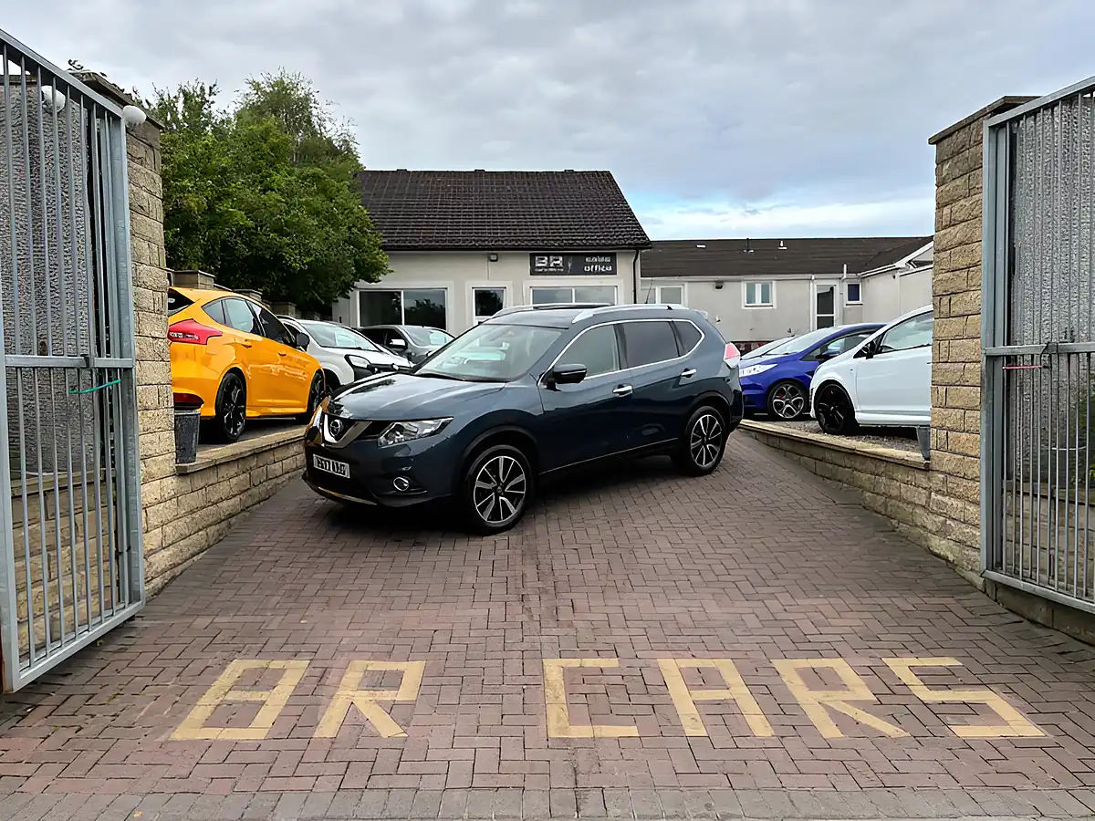 Used 2017 Nissan X-Trail N-Vision Haptic Blue - Interior and Exterior details 3