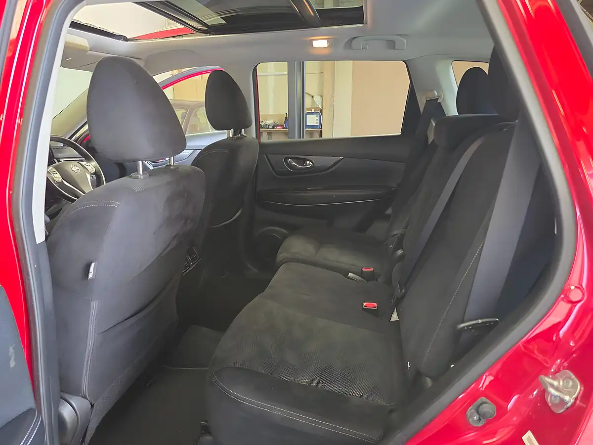 Used 2017 Nissan X-Trail N-Vision Red - Interior and Exterior details 9