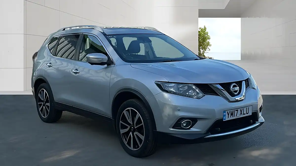 Used 2017 Nissan X-Trail N-Vision Silver - Front View