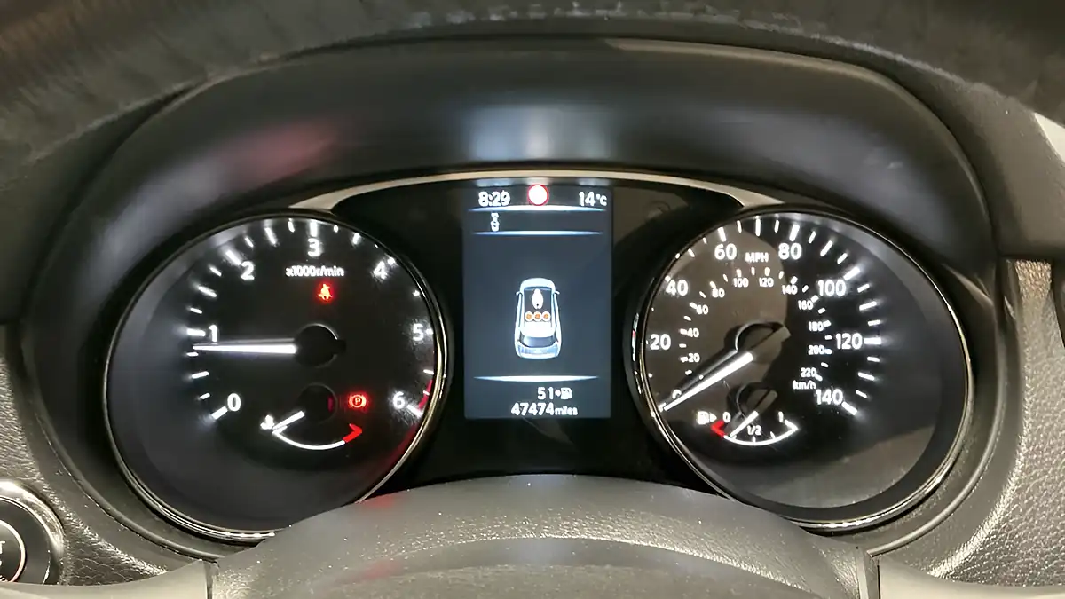 Used 2017 Nissan X-Trail N-Vision Silver - Interior and Exterior details 10