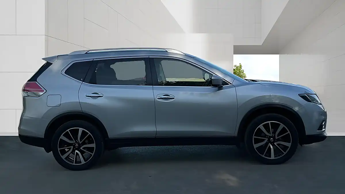 Used 2017 Nissan X-Trail N-Vision Silver - Interior and Exterior details 5