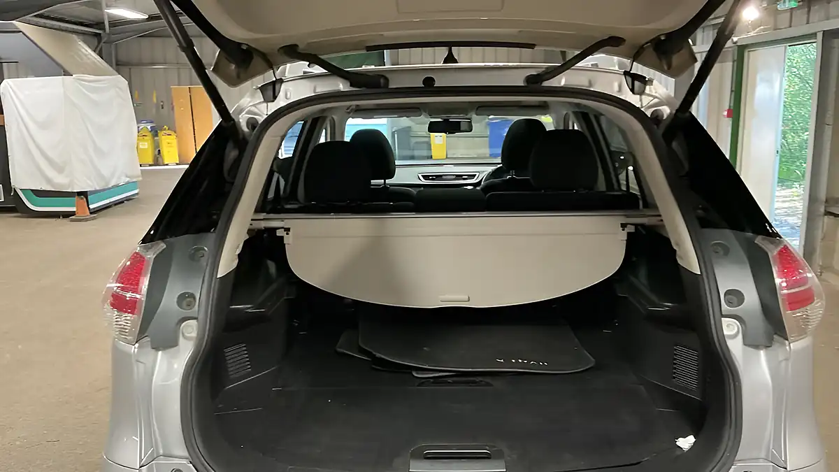 Used 2017 Nissan X-Trail N-Vision Silver - Interior and Exterior details 7