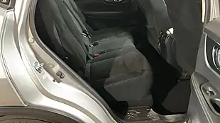 Used 2017 Nissan X-Trail N-Vision Silver - Interior and Exterior details 8