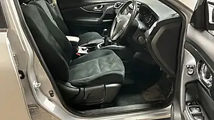 Used 2017 Nissan X-Trail N-Vision Silver - Interior and Exterior details 9