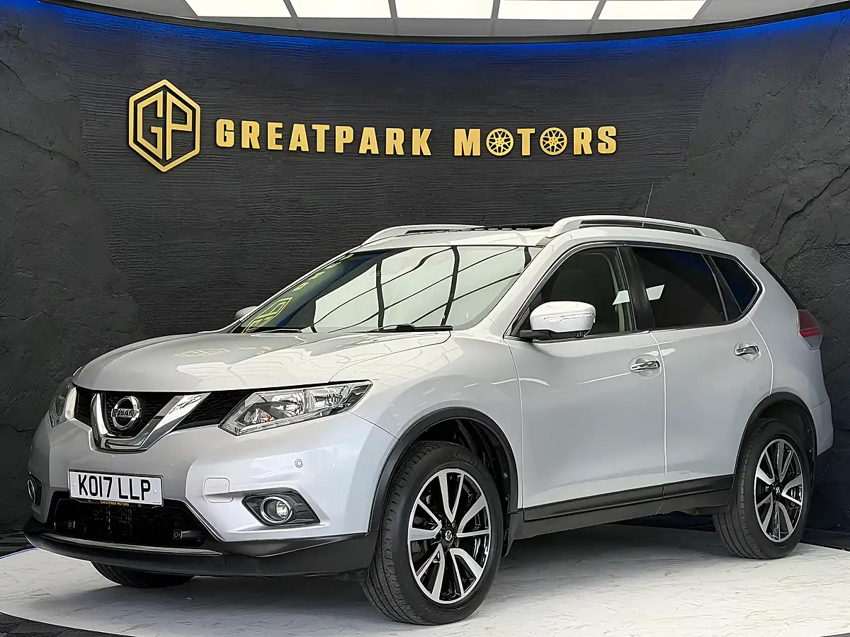 Used 2017 Nissan X-Trail N-Vision Silver - Front View
