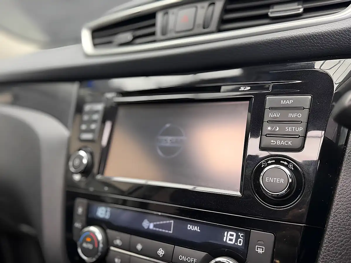 Used 2017 Nissan X-Trail N-Vision Silver - Interior and Exterior details 15