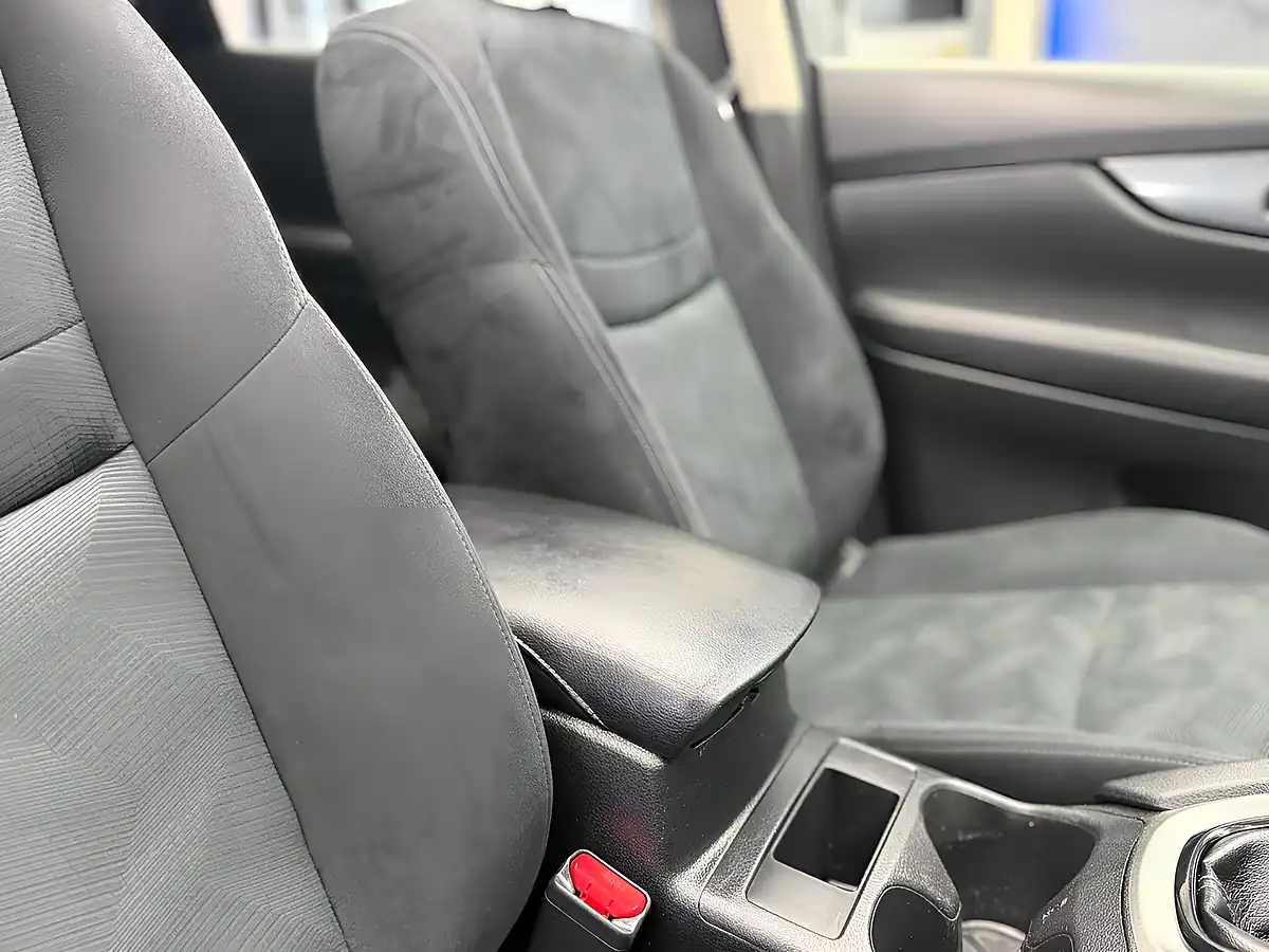 Used 2017 Nissan X-Trail N-Vision Silver - Interior and Exterior details 17