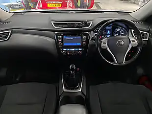 Used 2017 Nissan X-Trail N-Vision Silver - Interior and Exterior details 6