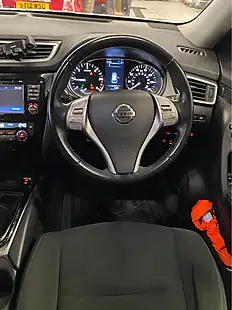 Used 2017 Nissan X-Trail N-Vision Silver - Interior and Exterior details 8