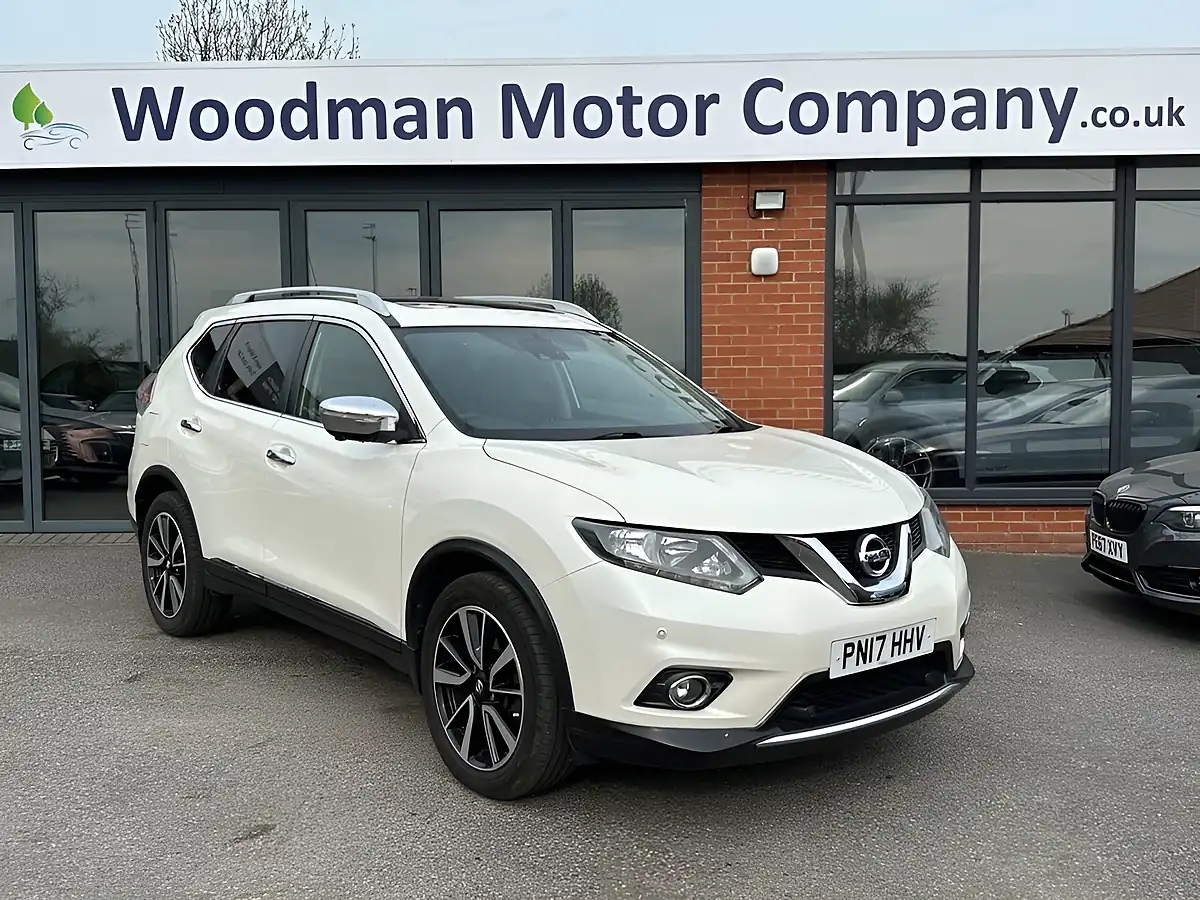 Used 2017 Nissan X-Trail N-Vision White - Front View