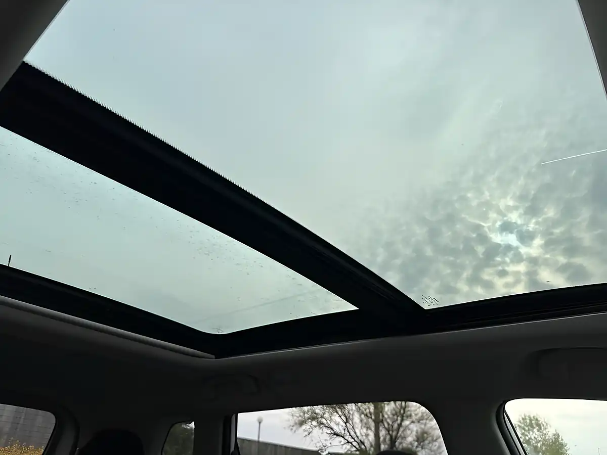 Used 2017 Nissan X-Trail N-Vision White - Interior and Exterior details 14