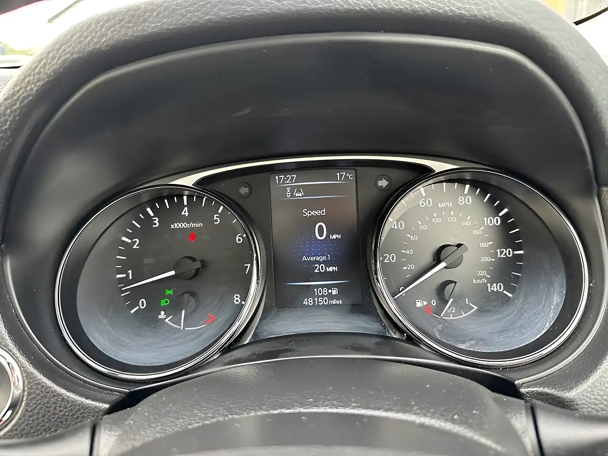 Used 2017 Nissan X-Trail N-Vision White - Interior and Exterior details 16
